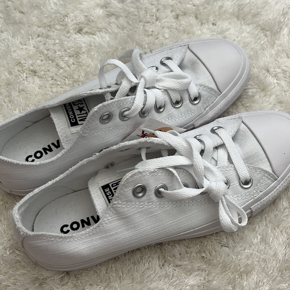 White converse - Picture 4 of 5